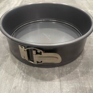 Professional Non-Stick Springform Cake Pan with Quick-Release Latch